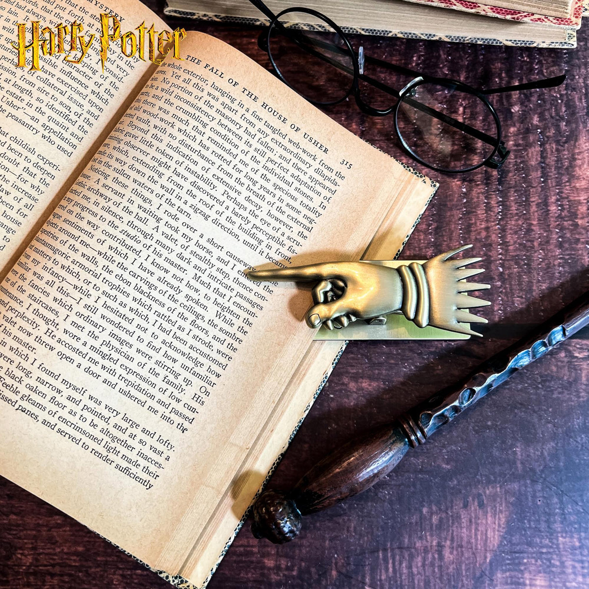 Harry Potter Flourish & Blotts Metal Hand Book Clip