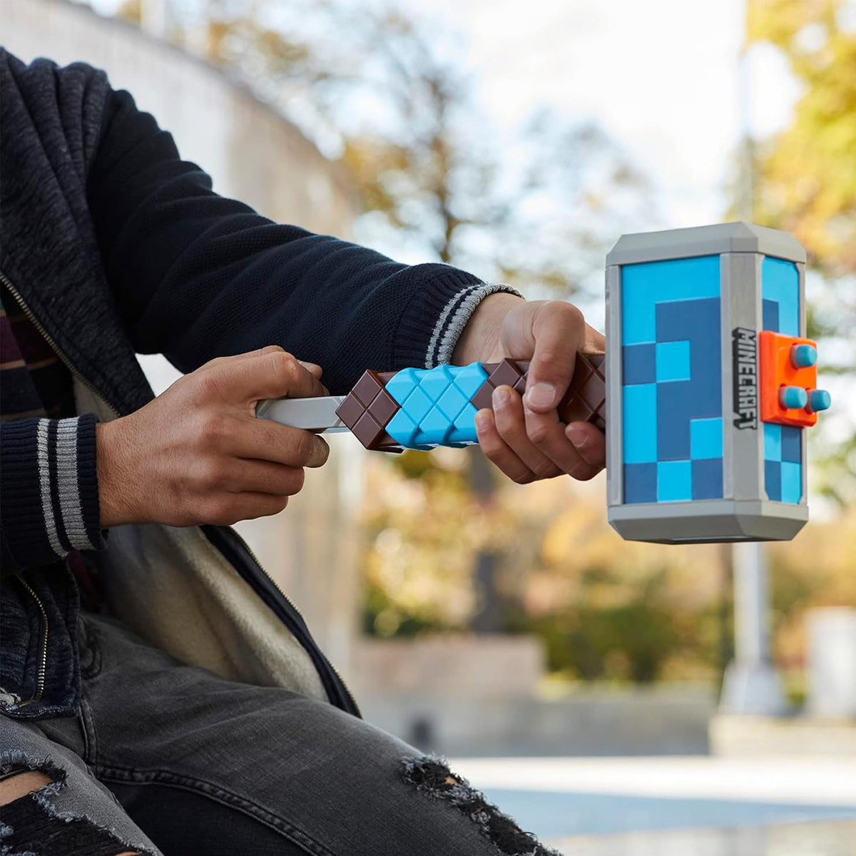 Minecraft Nerf Stormlander Dart-Blasting Hammer