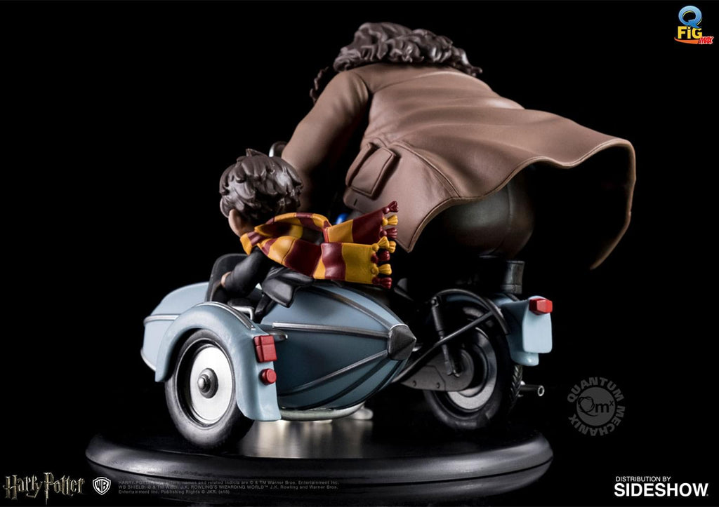 Harry Potter Hagrid and Harry 7 Inch Q-Fig Max Figure Diorama