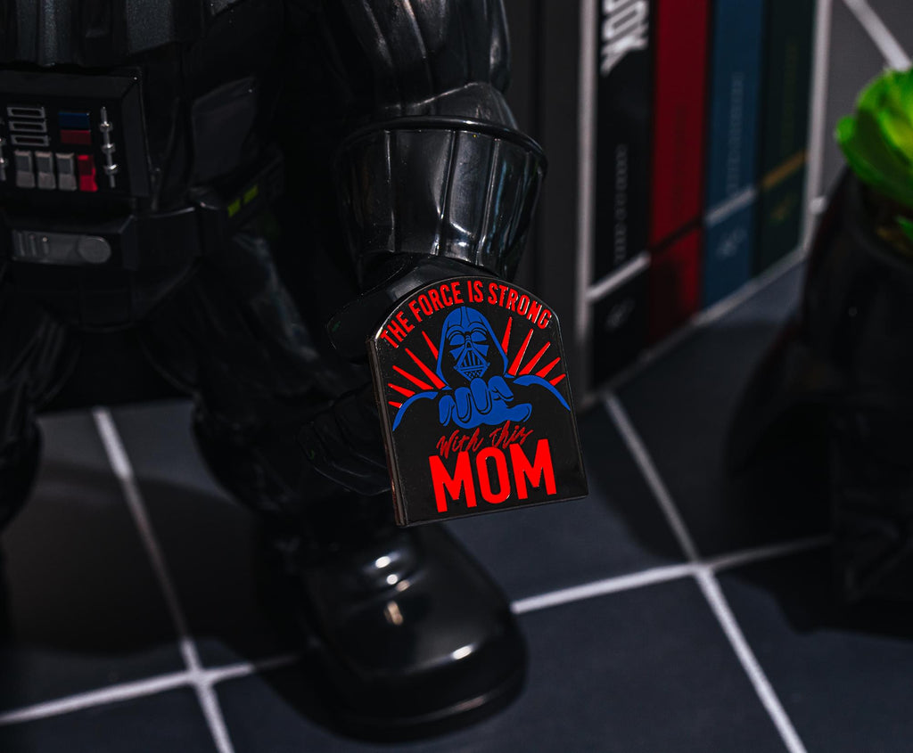 Star Wars Darth Vader "The Force Is Strong With This Mom" Enamel Pin