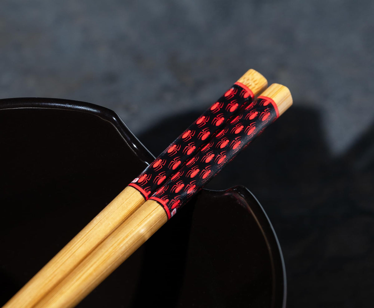 Marvel Spider-Man Face 20-Ounce Ramen Bowl and Chopstick Set