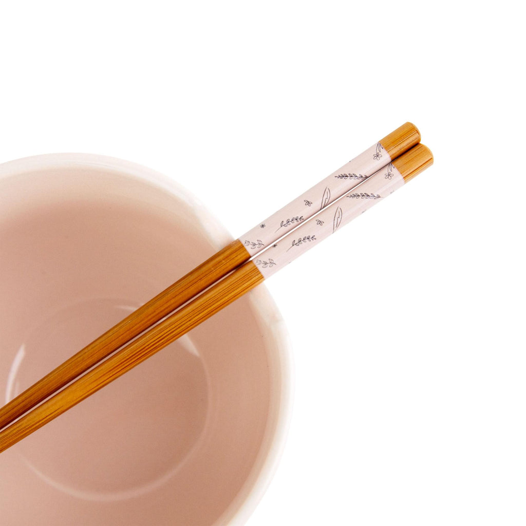 Disney Winnie the Pooh Storybook 20-Ounce Ceramic Ramen Bowl and Chopstick Set